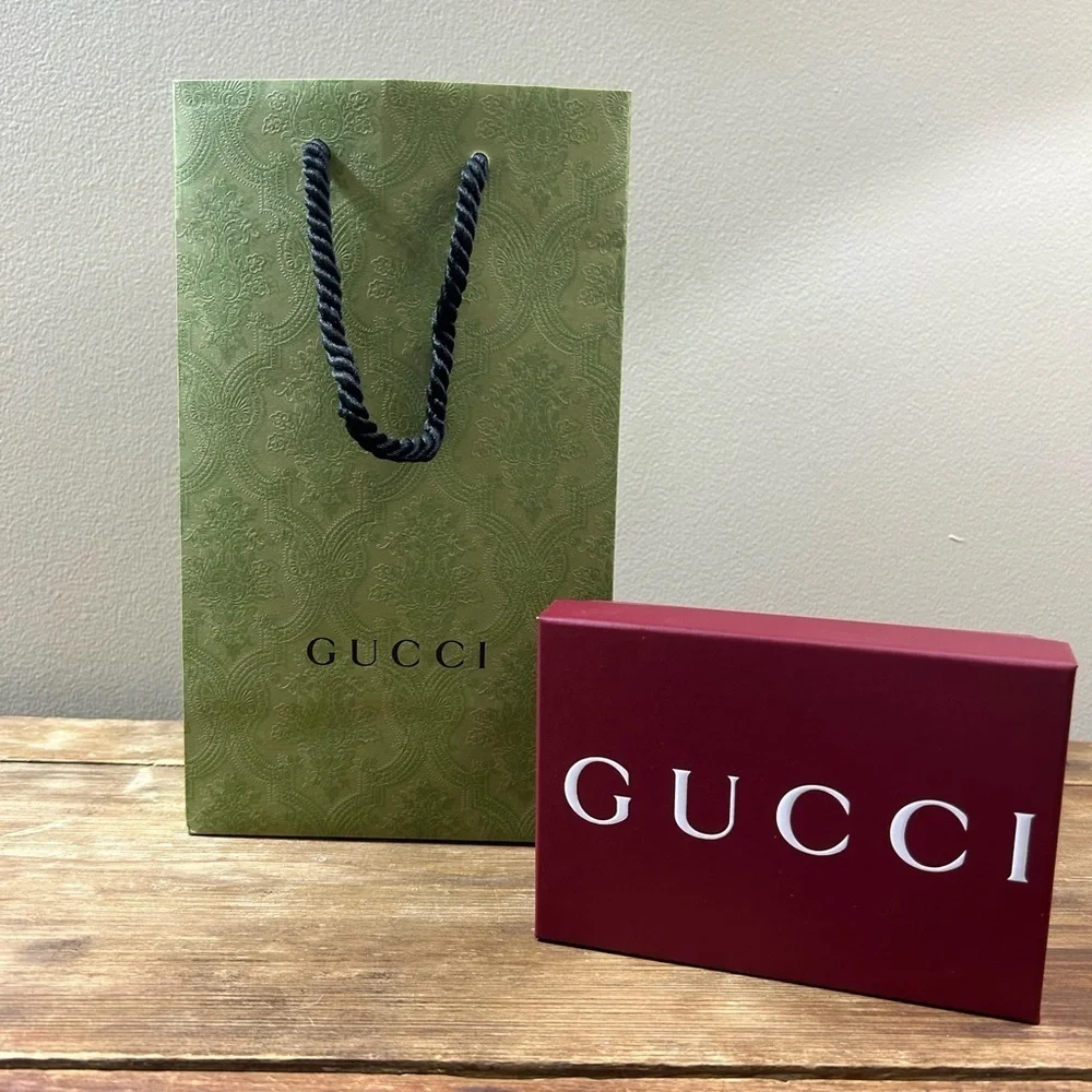 Gucci Green Bag with Red Box Set with branded ribbon, envelope and pouch!